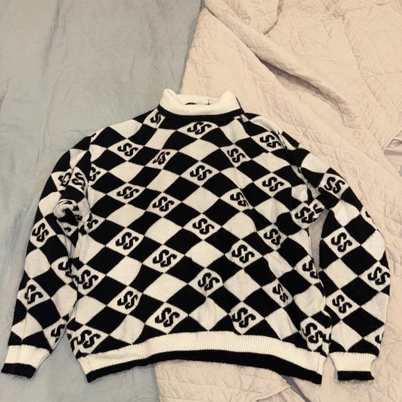 Sisters and Seekers Black and White Patterned Sweater - Picture 1 of 2